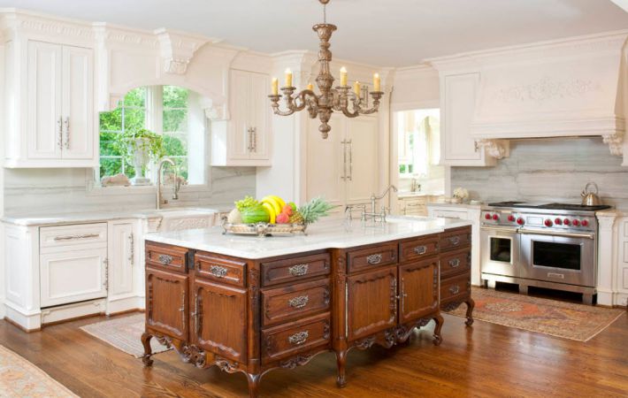 Hogyan helyezzünk el gyönyörű csillárokat a konyhában