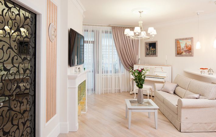 Hogyan díszítsük a belső teret élénk színekkel