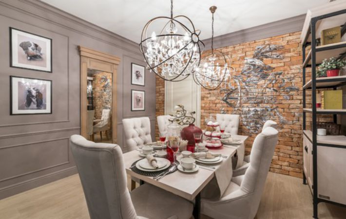 Hogyan lehet kombinálni a loftot és a klasszikust egy belső térben