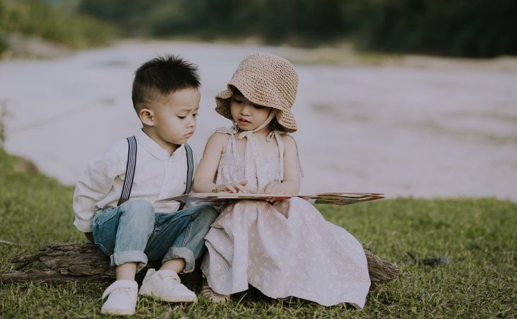 Nagy korkülönbség a testvérek között: mitől van ez tele?