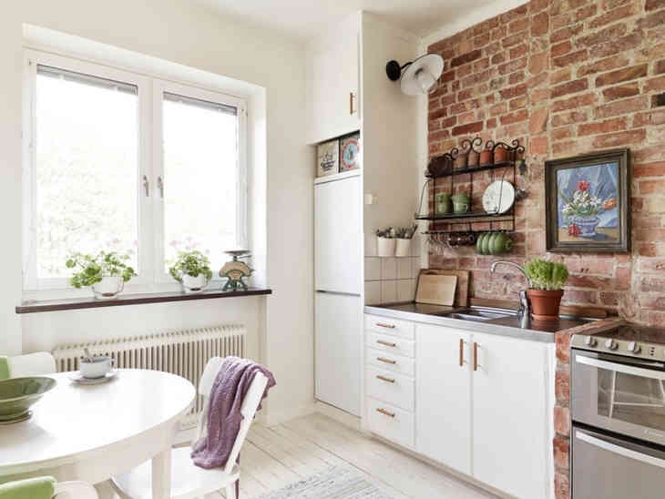 Hogyan lehet díszíteni a különböző stílusokban díszített konyhákat