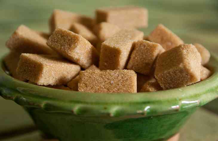 Hogyan csökkentsük a cukorbevitelt: táplálkozási szakértők egyszerű tippjei