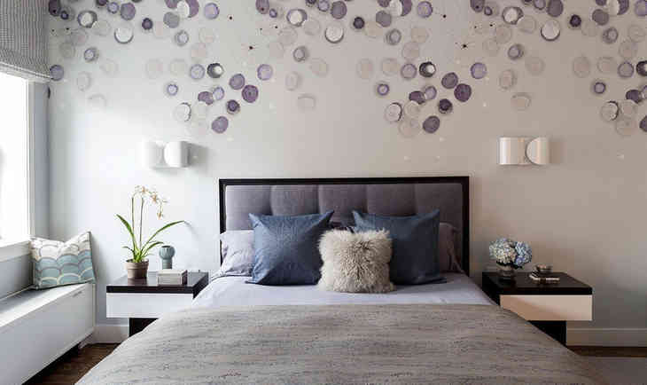 Falak a hálószobában