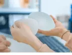 Használt szilikon implantátumokat árulnak a csatatéren