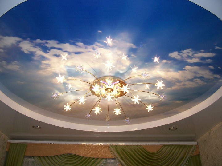 Csillár feszített mennyezethez