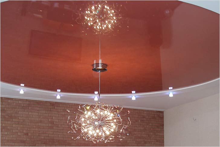 Csillár feszített mennyezethez