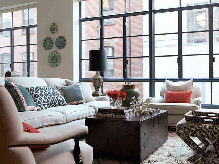 A belső ablakok fekete kerettel