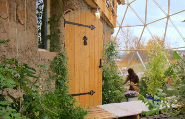 A norvég család a geodómnak köszönhetően 3 éve él az Északi-sarkon