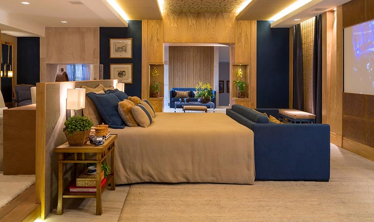 A természetes fa bősége a ház belsejében