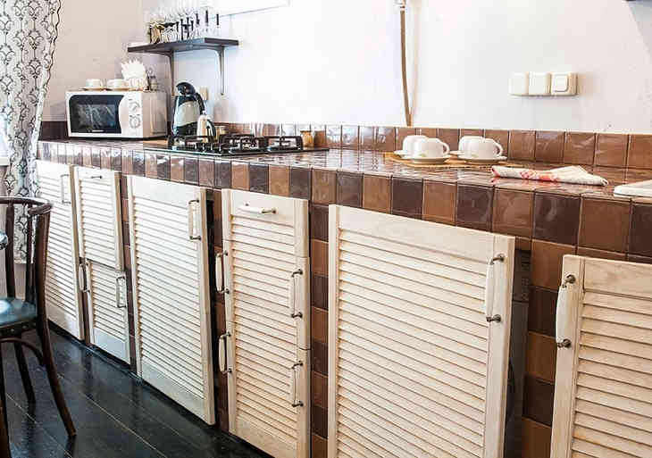 Konyha fali szekrények nélkül - mit kell figyelembe venni?