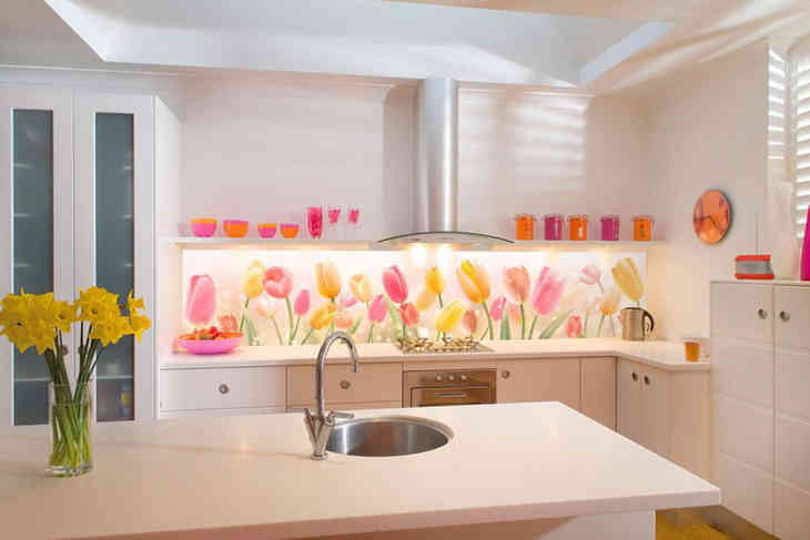 Hogyan válasszuk ki és szereljük fel az üveg konyhai kötényt