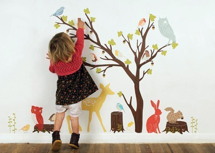 Szövet matricák a gyerekszoba falainak dekorációjában (FOTÓK)