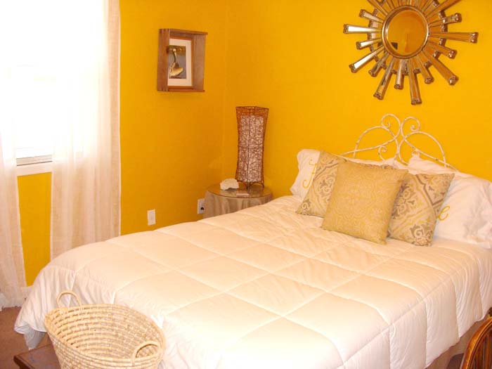 Sárga szín a hálószoba belsejében (FOTÓ)