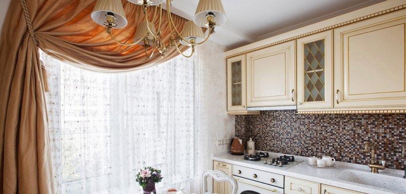 Tippek az ablakok díszítéséhez a konyhában