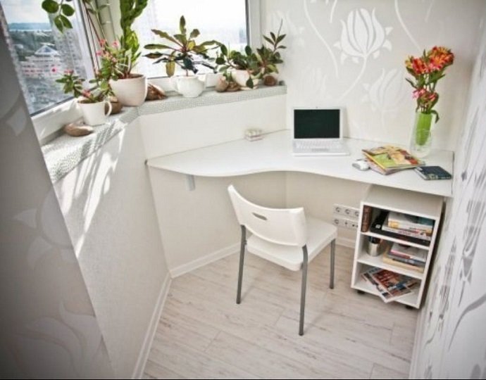 Hogyan lehet egy loggiát teljes értékű szobává alakítani