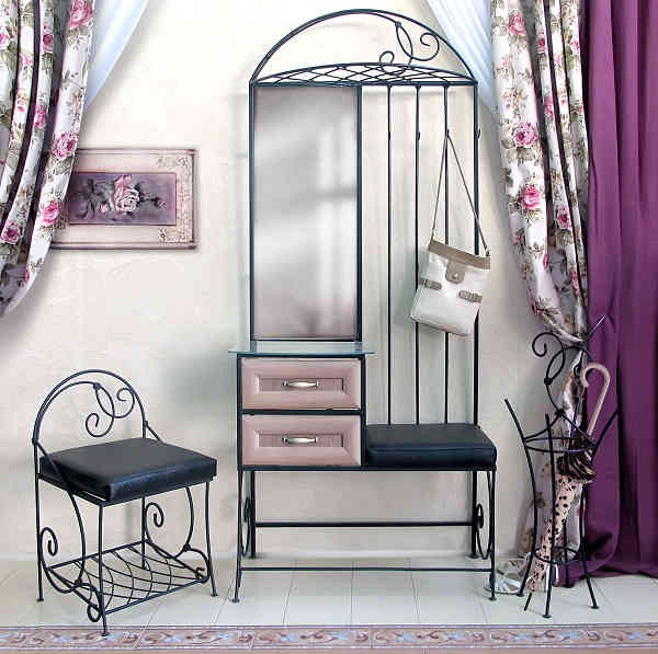 Bútor fém kerettel