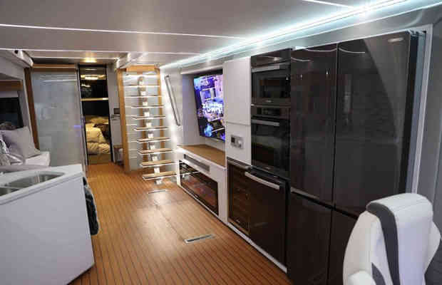 Luxus és modern lakóautó