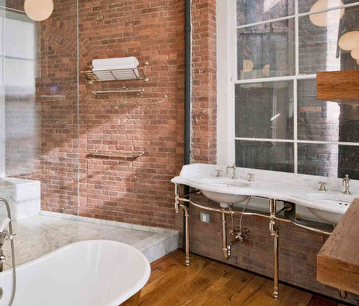 Téglafal a fürdőszoba belső kialakításában