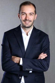 2 a pszichológus Alexandru Plesea jpg jpeg