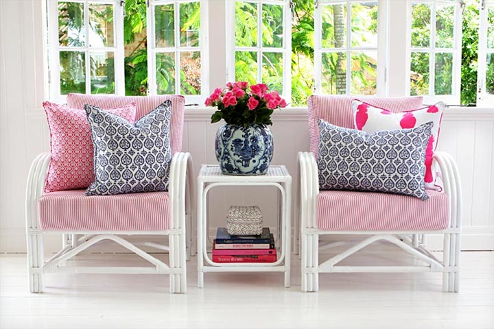 A belső teret díszpárnákkal díszítjük