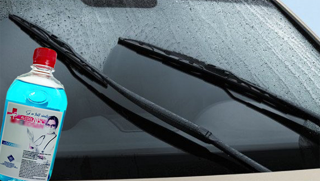 Az 1 lej értékű összetevő, amely segít megtisztítani autója szélvédőjét. Valószínűleg a ház körül is van