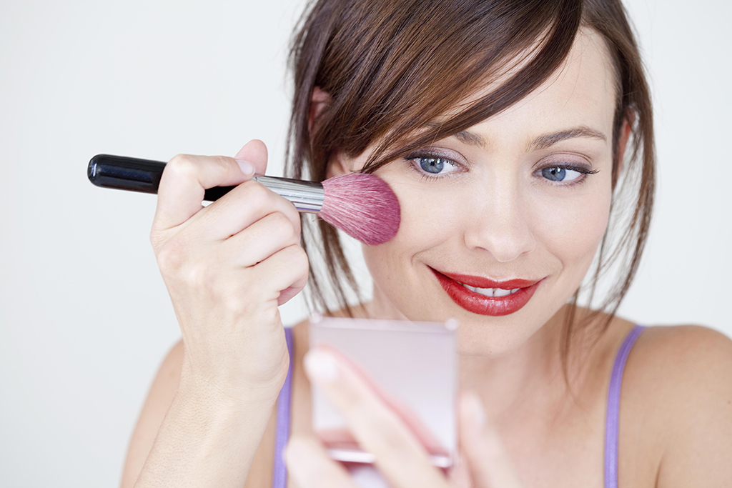 Öntsön ecetet két evőkanál kukoricakeményítőre és mézre, és sok bajtól megszabadul. Minden román nőnek tudnia kell