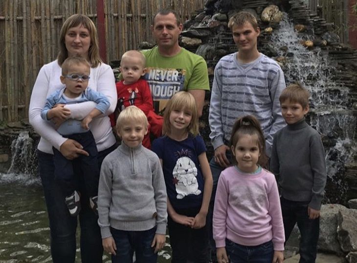 Egy sokgyermekes anya örökbefogadott gyermekei és agybénulásos gyermeke iránti szeretetéről beszél