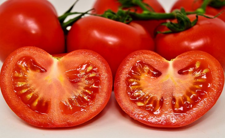A méznél édesebb: 3 fajta nagyon édes és lédús paradicsom kültéri kerti ágyásokhoz