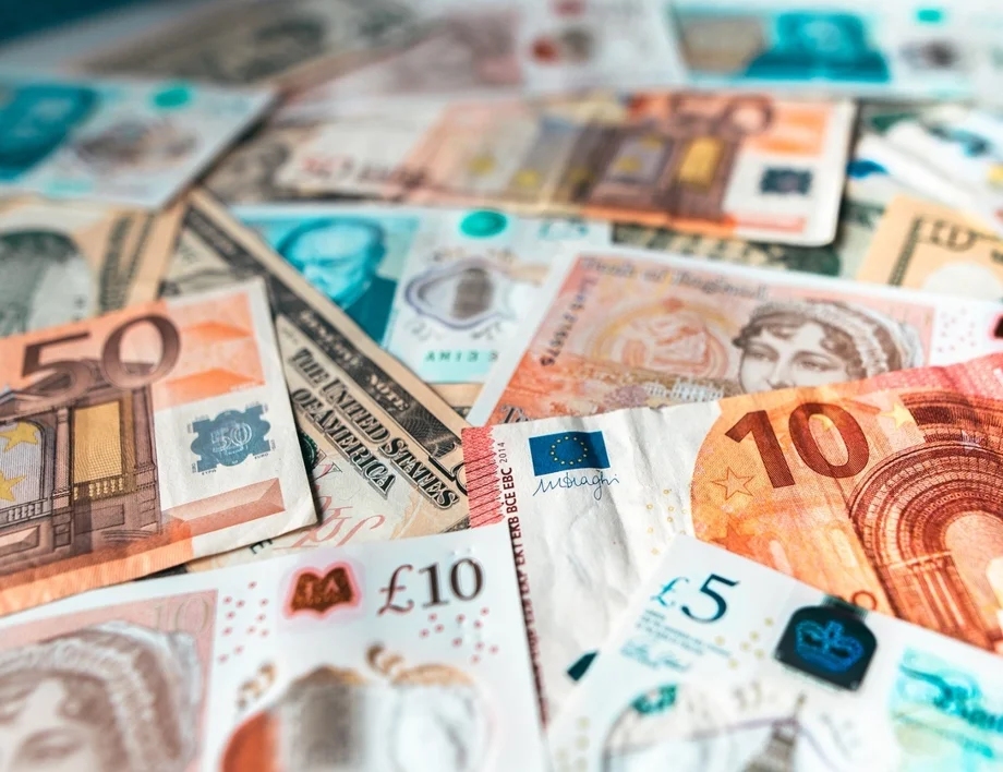 Font - lev. Mennyibe kerül ma, november 6-án egy angol font bolgár levához /valuta kalkulátor/