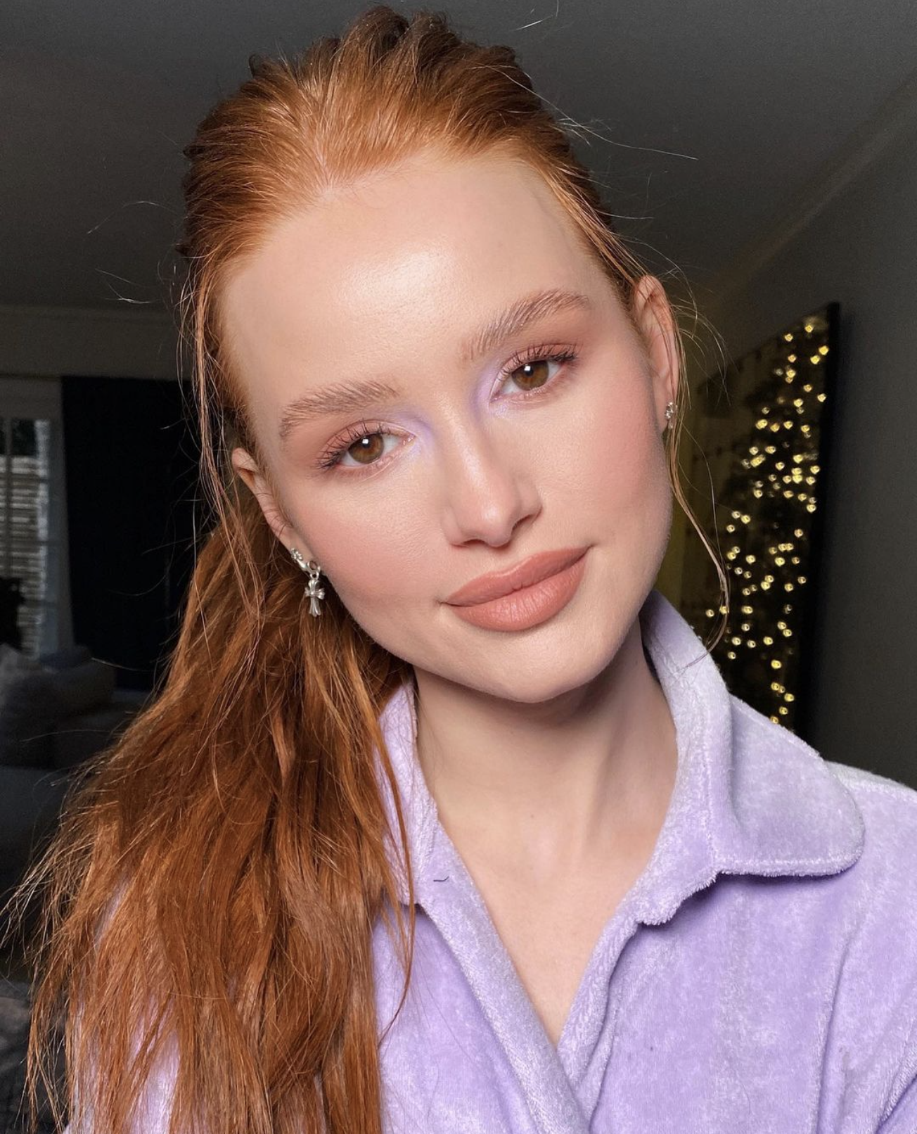 Ragyogó szemzug, csillogások és rózsaszín nyilak: egyszerű újévi sminkötletek azoknak, akik nem tudják, hogyan kell sminket viselni - 2. fotó