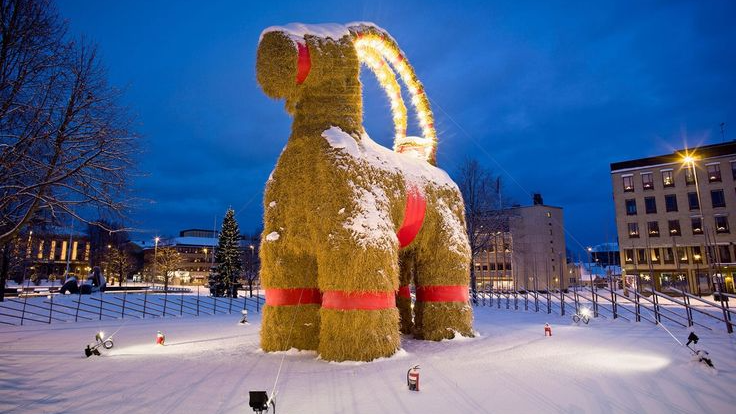 Óriás Yule kecskeszobor (www.cntraveler.com)
