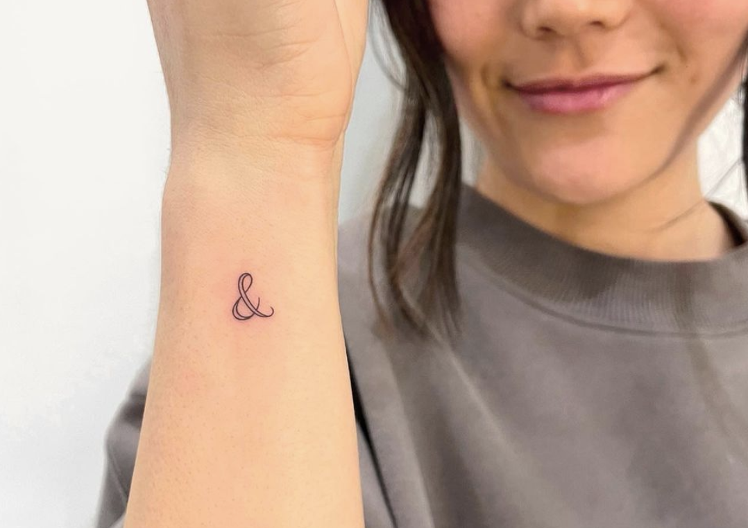 6 ötlet tetováláshoz a csuklón, amelyek inspirálnak a szalonba - 2. fotó