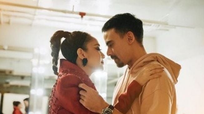 Ashraf Sinclair temetési hangulata