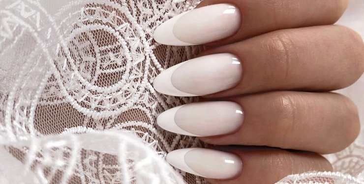 Forró csokoládé, jég Barbie és havas francia: hogyan néznek ki a 2023/2024-es téli manikűr fő trendjei (FOTÓ) - 8. fotó