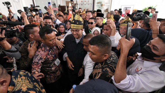 Anies Baswedan, a Sultan Syarif Kasim II nemzetközi repülőtéren, Riau, szerda (2023.12.13.). (Különleges)