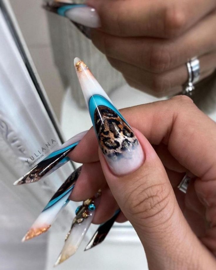 Luxus manikűr a 2024-es újévre: hosszú tippek és egy ünnepi kabát (FOTÓ) - 6. kép