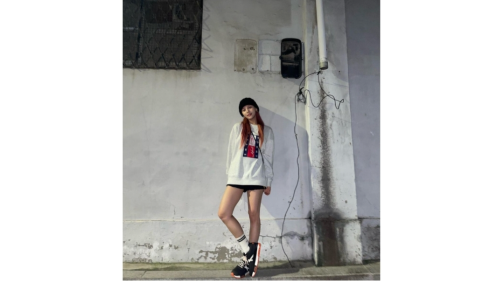 Umji VIVIZ OOTD (instagram.com/ummmmm_j.i)