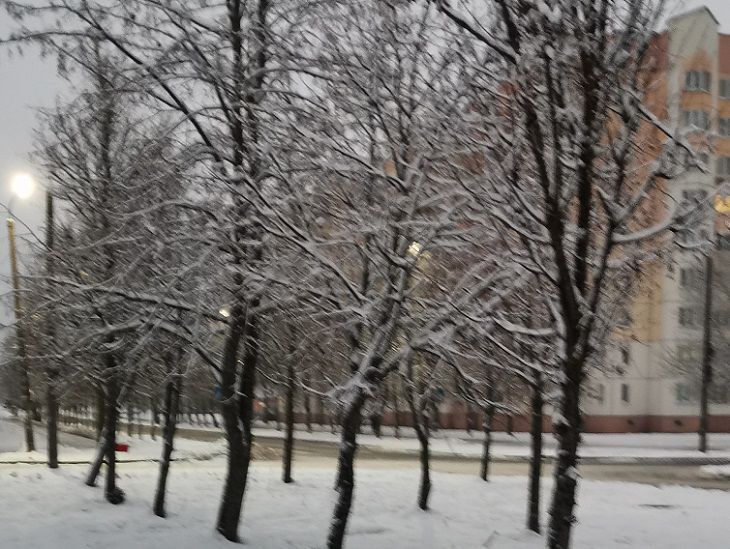 Havazás, eső, fagy és +4 fokig. Ilyen időjárás várja a fehéroroszokat december 16-án hó