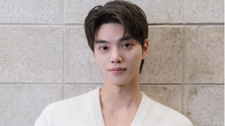 Song Kang (Instagram/@songkang_b)