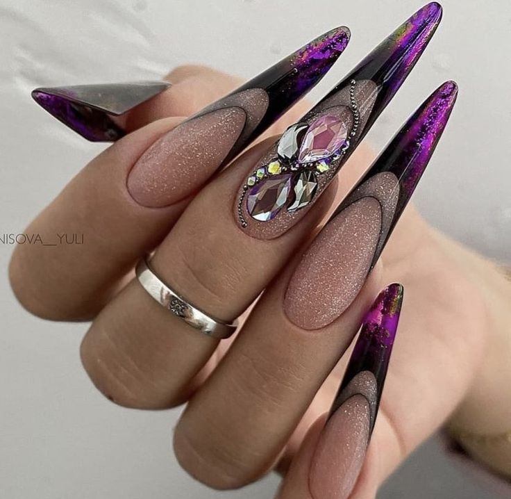 Luxus manikűr a 2024-es újévre: hosszú tippek és egy ünnepi kabát (FOTÓ) - 10. kép