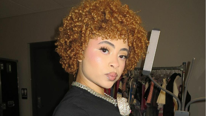 Ice Spice ikonikus göndör haja (Instagram/icespice)