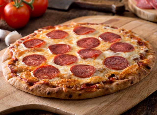 házi pepperoni pizza