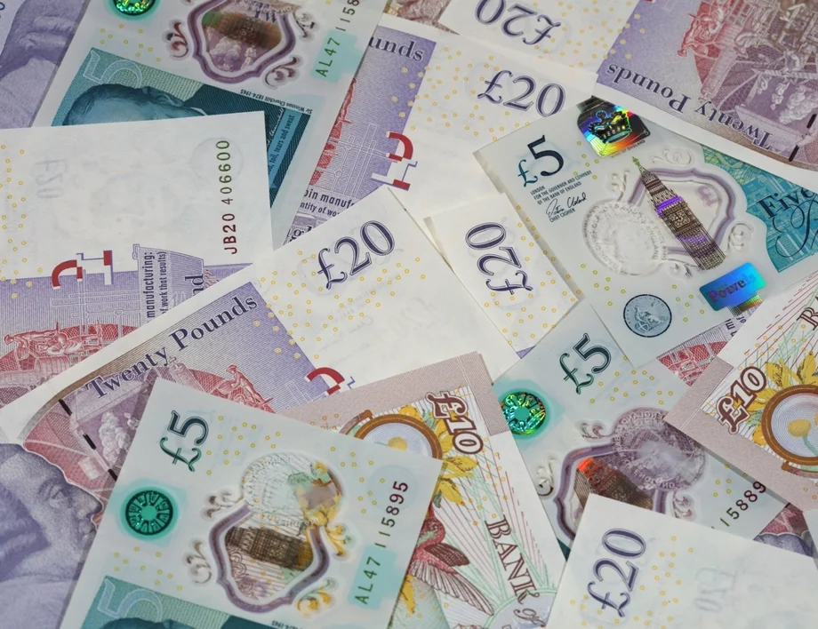 Font - lev. Mennyibe kerül ma, december 18-án egy angol font bolgár levához /valuta kalkulátor/