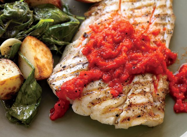 Paleo grillezett mahi pirospaprika szósszal