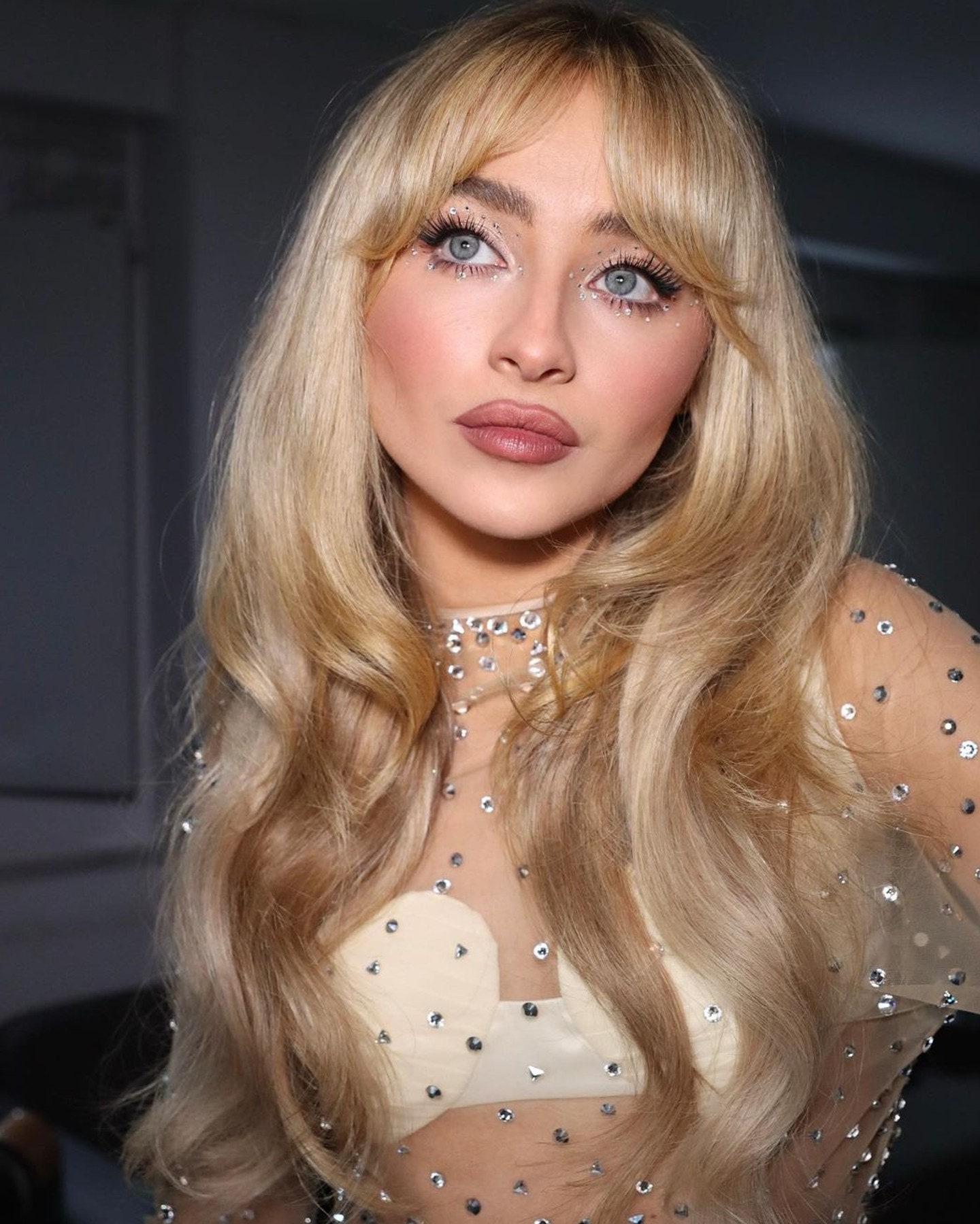 sabrina carpenter frizurák