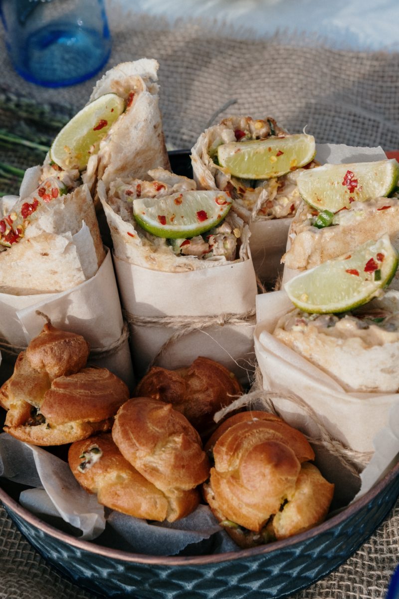 Shawarma: hogyan kell elkészíteni a shawarmát és a szószt előtte
