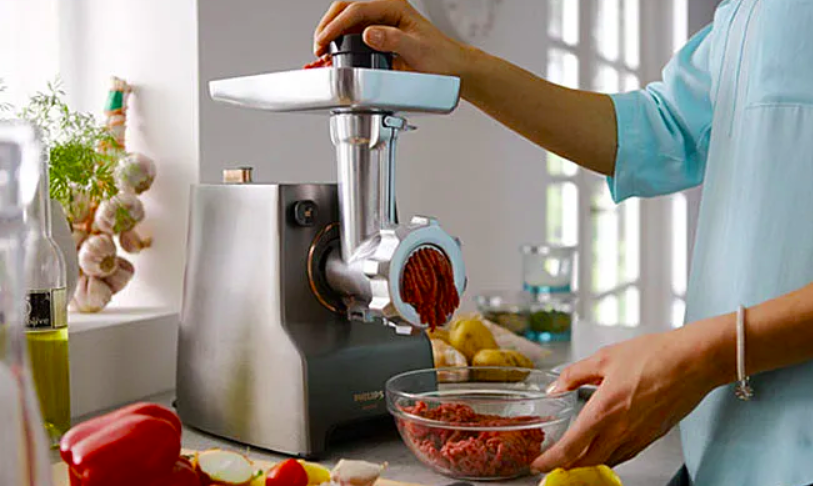 Hogy semmi ne rontsa el főzését: 3 termék a húsdaráló ételmaradékoktól és rozsdától való megtisztításához - 1. fotó