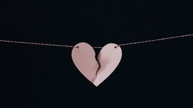 Megtört szív illusztráció (pexels/kelly sikema)