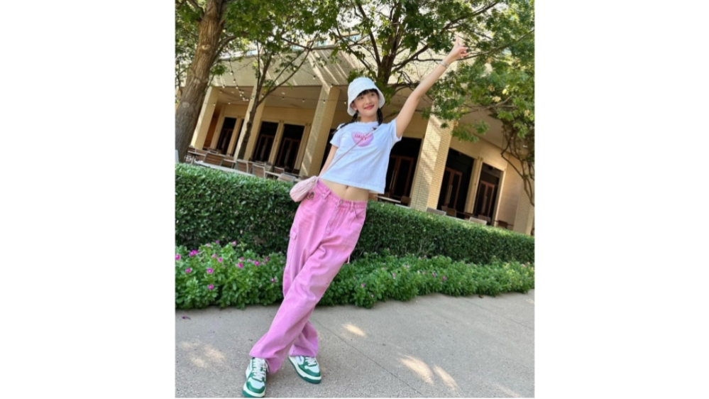 Minnie ruházati hivatkozás (instagram.com/min.nicha)