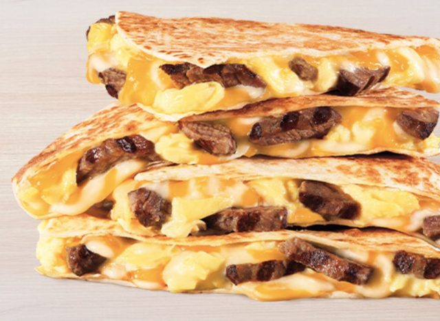 Reggeli quesadilla steak